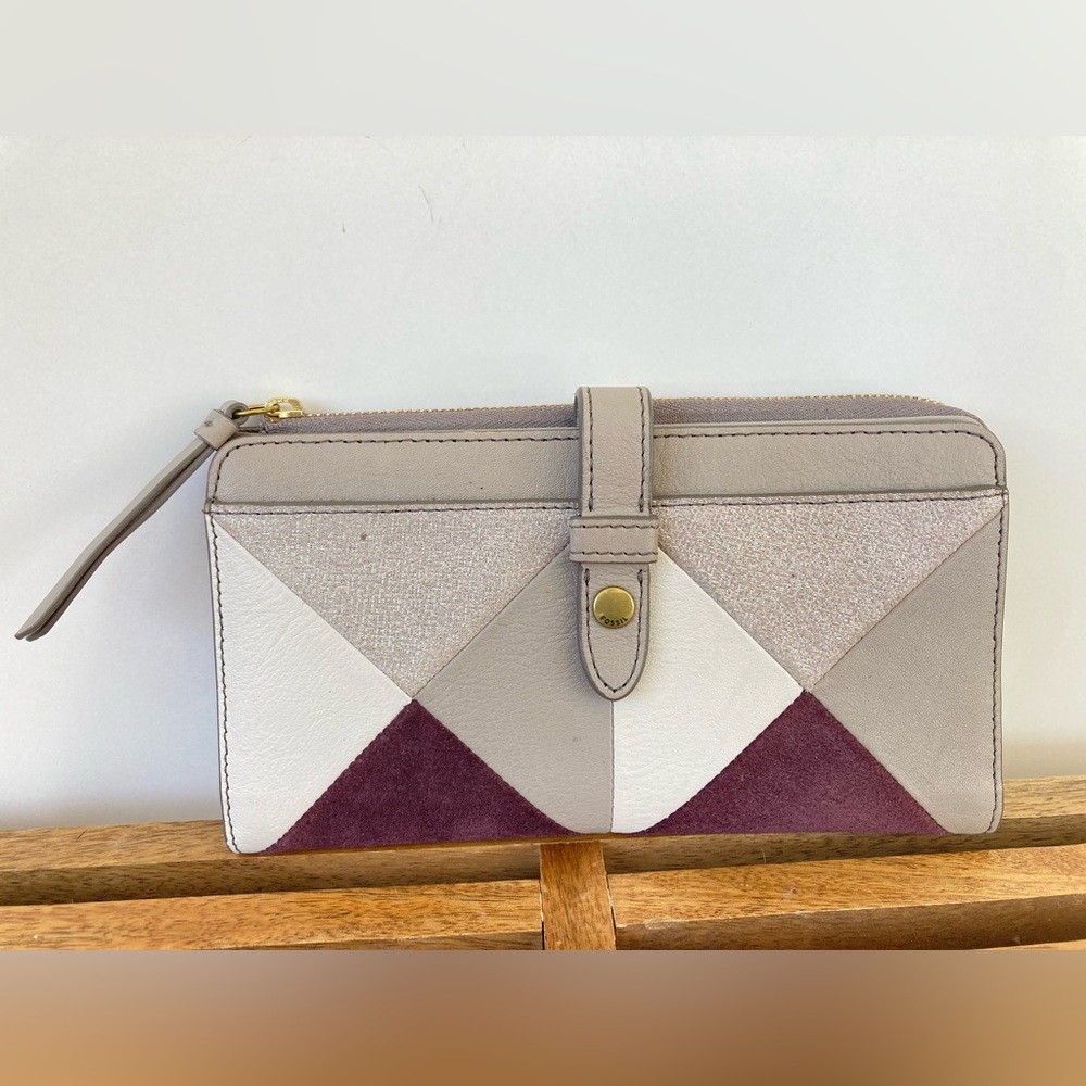 Fossil Geometric Abstract Gold Plum Metallic Bifold Wallet Snap Leather Card